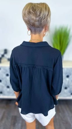 The ZigZag Stripe Black Noteworthy Style Top TOPS & TUNICS