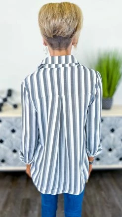 The ZigZag Stripe Black Passing By Top