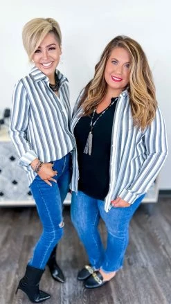 The ZigZag Stripe Black Passing By Top