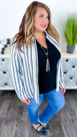 The ZigZag Stripe Black Passing By Top