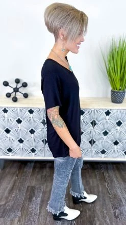 The ZigZag Stripe TOPS & TUNICS Black Slub Boyfriend Tee