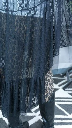 Origami OUTERWEAR Black Sway With You Vest