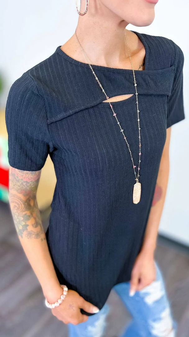 The ZigZag Stripe Black Sweet Glance Top TOPS & TUNICS