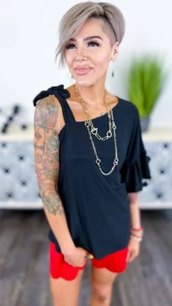 The ZigZag Stripe Black Sweetest Impression Top [NO RETURNS] TOPS & TUNICS