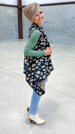 Your Fashion Wholesale Black Totally Convinced Vest OUTERWEAR