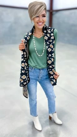 Your Fashion Wholesale Black Totally Convinced Vest OUTERWEAR