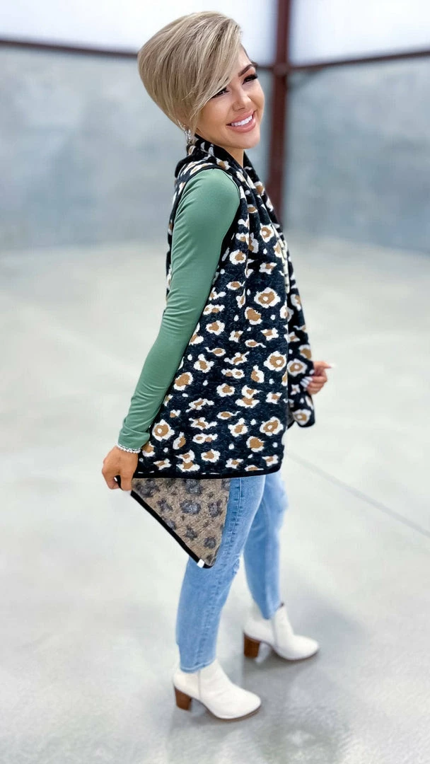 Your Fashion Wholesale Black Totally Convinced Vest OUTERWEAR