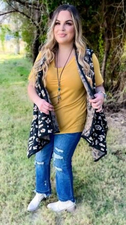 Your Fashion Wholesale Black Totally Convinced Vest OUTERWEAR