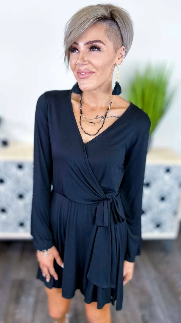 The ZigZag Stripe Black Winning Awards Dress DRESSES