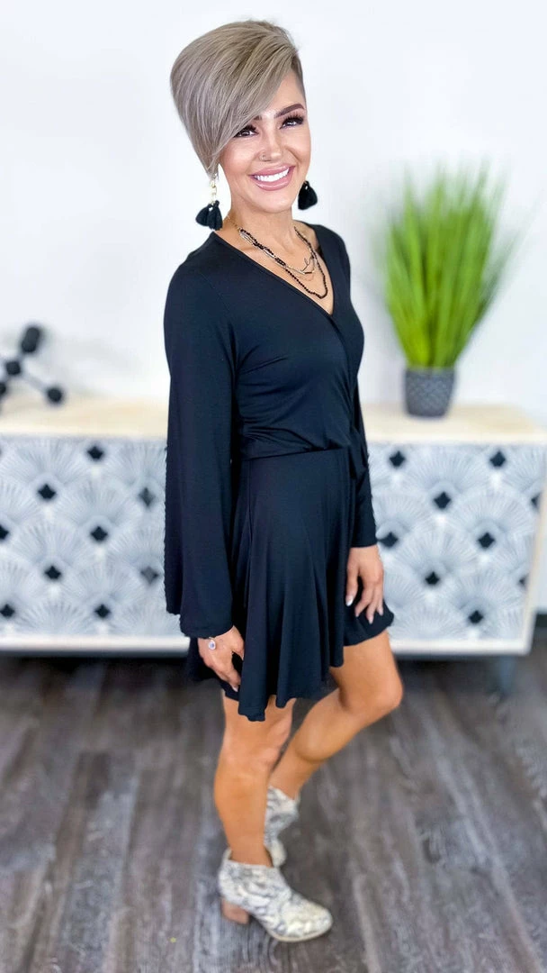 The ZigZag Stripe Black Winning Awards Dress DRESSES