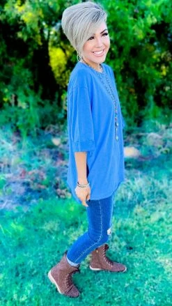 The ZigZag Stripe Short Sleeve Tops Blue Giving Ideas Top