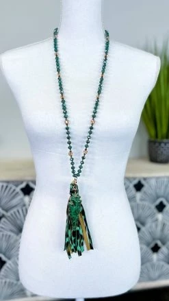 Your Fashion Wholesale ACCESSORIES Blue Green Arrowhead Necklace
