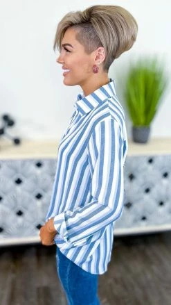 The ZigZag Stripe Blue Passing By Top