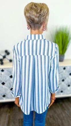 The ZigZag Stripe Blue Passing By Top