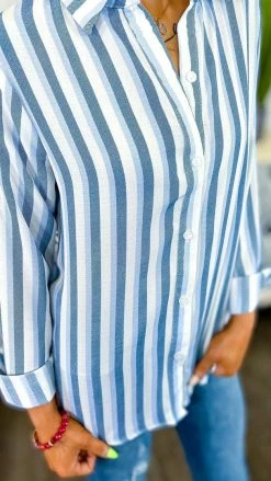 The ZigZag Stripe Blue Passing By Top