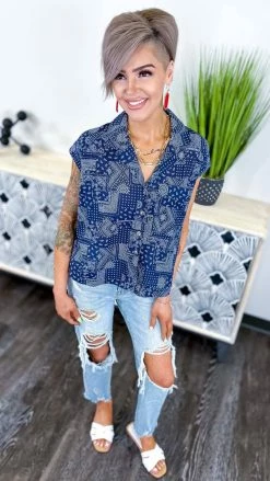 Easel TOPS & TUNICS Blue Saturday Stroll Top [NO RETURNS]