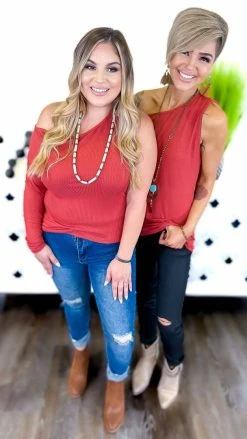 The ZigZag Stripe TOPS & TUNICS Brick Flirtatious Relationship Top [NO RETURNS]