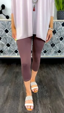 The ZigZag Stripe BOTTOMS Brown Cropped Elite Leggings