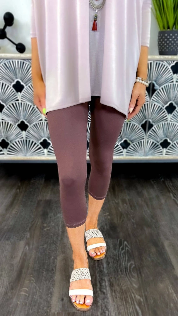 The ZigZag Stripe BOTTOMS Brown Cropped Elite Leggings