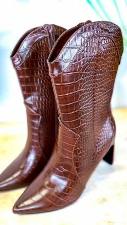 Chinese Laundry SHOES Brown Forester Boots