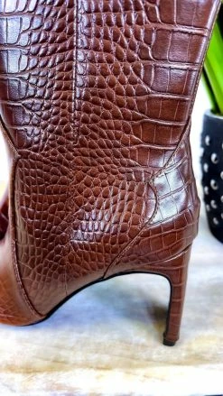 Chinese Laundry SHOES Brown Forester Boots