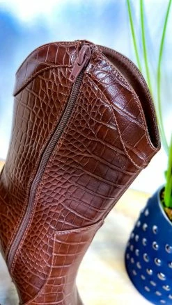 Chinese Laundry SHOES Brown Forester Boots