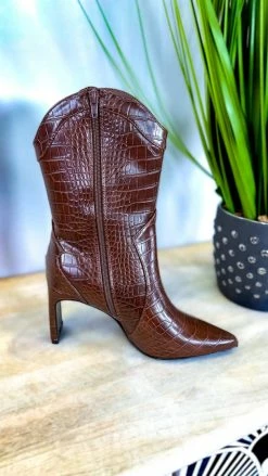 Chinese Laundry SHOES Brown Forester Boots