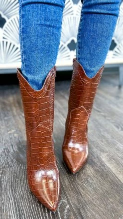 Chinese Laundry SHOES Brown Forester Boots