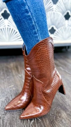 Chinese Laundry SHOES Brown Forester Boots