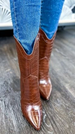 Chinese Laundry SHOES Brown Forester Boots