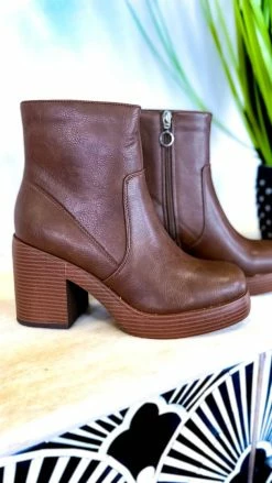 Chinese Laundry Brown Groovy Booties