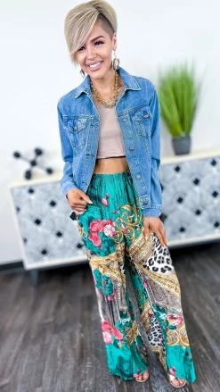 The ZigZag Stripe Brown V-Neck Crop Brami Bramis