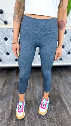 The ZigZag Stripe Charcoal Cropped Elite Leggings