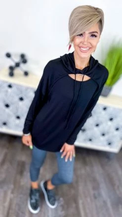 The ZigZag Stripe Charcoal Cropped Elite Leggings