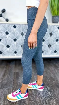 The ZigZag Stripe Charcoal Cropped Elite Leggings