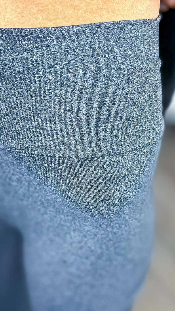 The ZigZag Stripe Charcoal Elite Leggings BOTTOMS