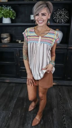 Savanna Jane Country Views Top