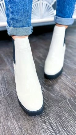 Chinese Laundry SHOES Cream Good Day Booties