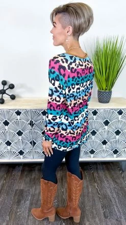 The ZigZag Stripe Cue The Cozy Top TOPS & TUNICS