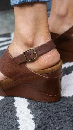 LA Shoe King Esther Wedges SHOES