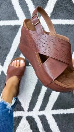 LA Shoe King Esther Wedges SHOES