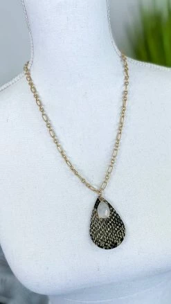 JOIA Trading Gold Bella Necklace [NO RETURNS]