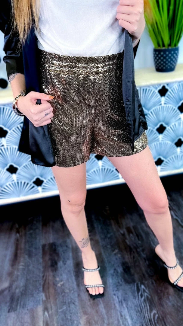 The ZigZag Stripe Gold Flirty Impression Shorts