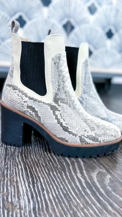 Chinese Laundry SHOES Good Day Booties