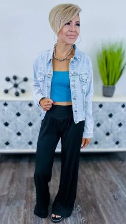 The ZigZag Stripe Green Crop Brami