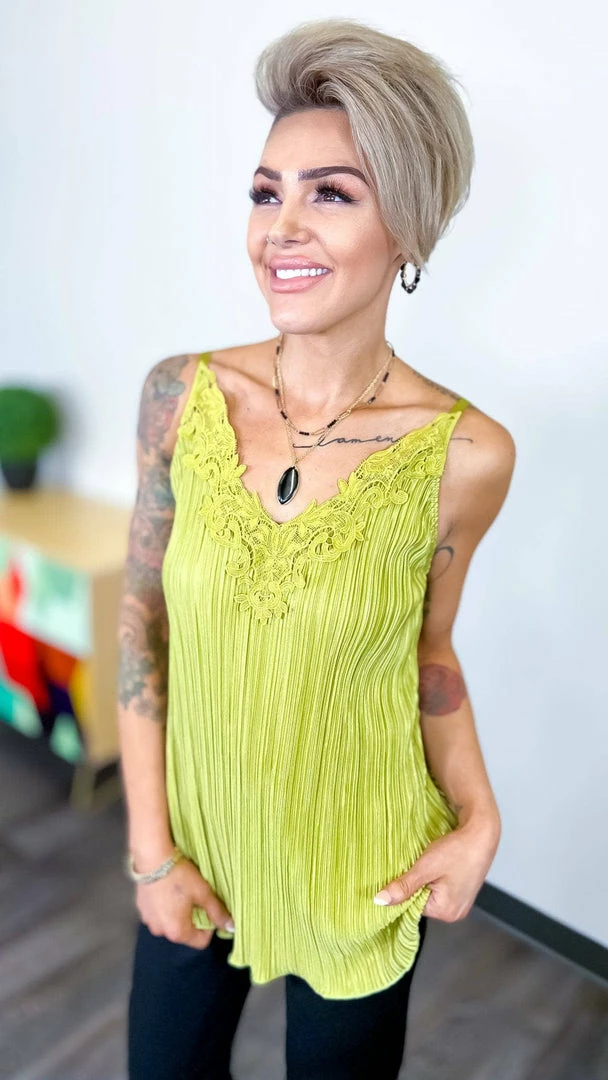 The ZigZag Stripe TOPS & TUNICS Green Everyday Elegance Tank