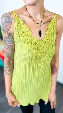 The ZigZag Stripe TOPS & TUNICS Green Everyday Elegance Tank