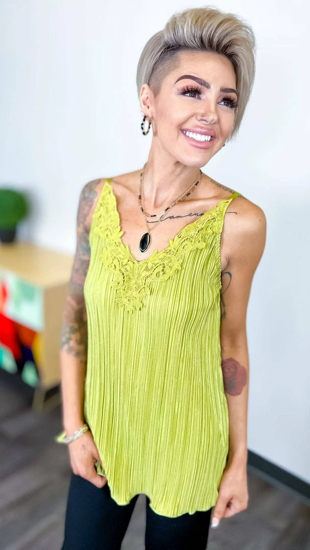 The ZigZag Stripe TOPS & TUNICS Green Everyday Elegance Tank