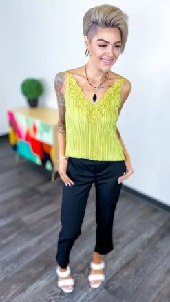 The ZigZag Stripe TOPS & TUNICS Green Everyday Elegance Tank