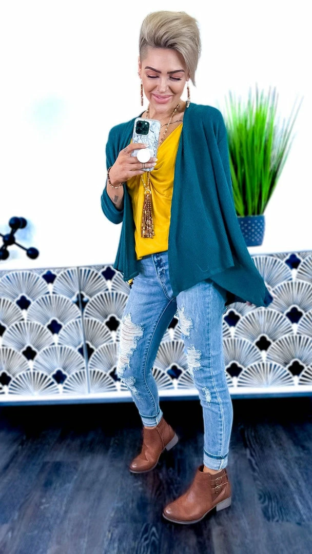 The ZigZag Stripe OUTERWEAR Green Friendly Mentor Cardigan